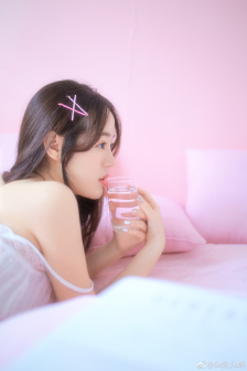草莓视频.APP深夜释放自己